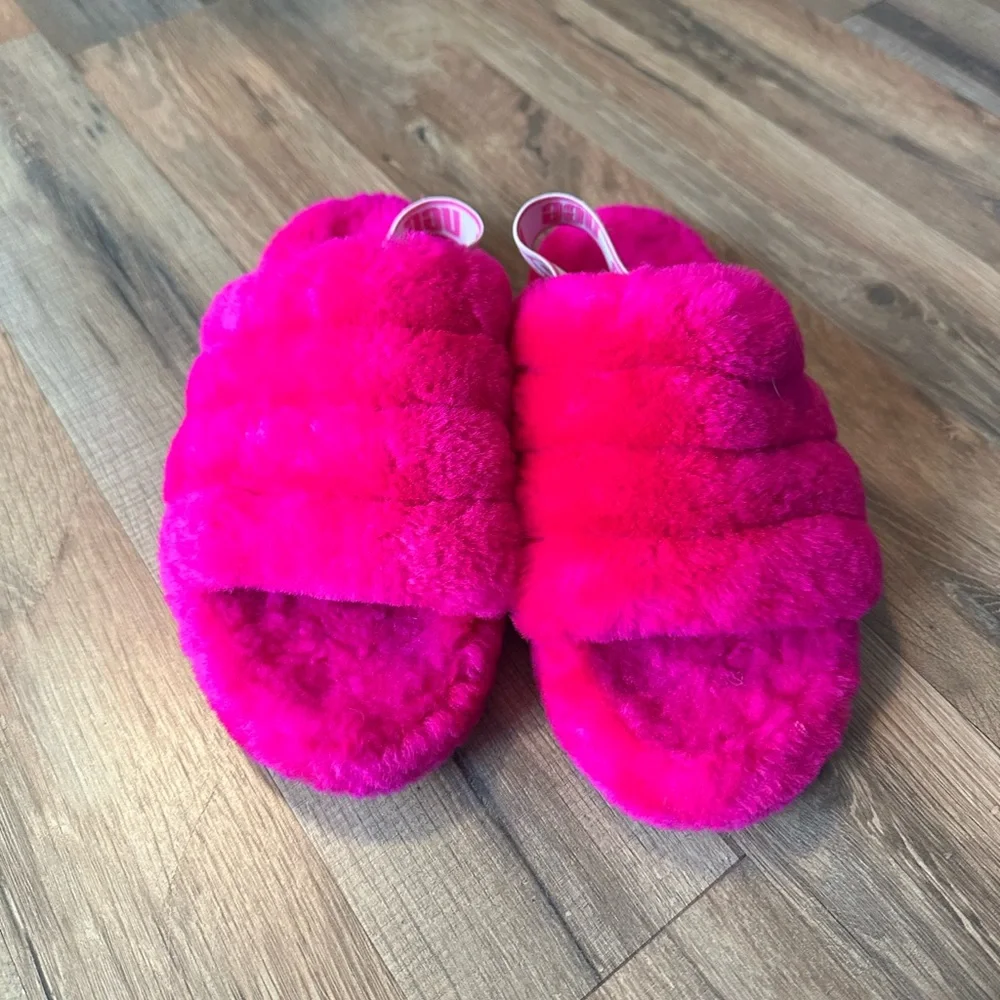 UGG Youth Vibrant Pink Fuzzy Slippers